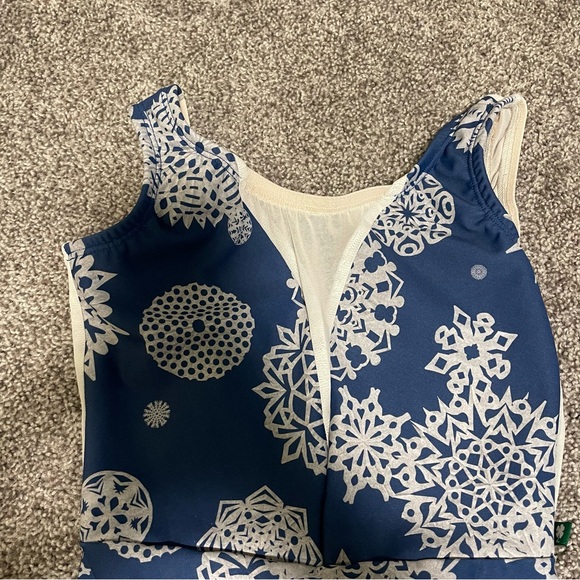 Lucky Leo Snowflake Leotard Small - Picture 2 of 5